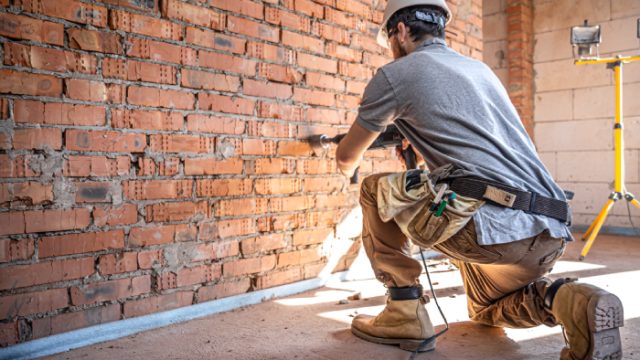 Retards en una Obra: Drets, Responsabilitats i Reclamació d’Indemnitzacions